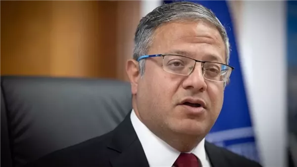 “بن غفير” ونائب الكنيست الإسرائيلي يقتحمان المسجد الأقصى “بن غفير” ونائب الكنيست الإسرائيلي يقتحمان المسجد الأقصى