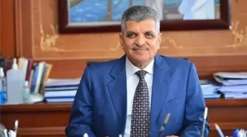 أسامة ربيع: نعمل على دراسة تخفيضات ممكنة تصل إلى 15% على رسوم عبور قناة السويس.