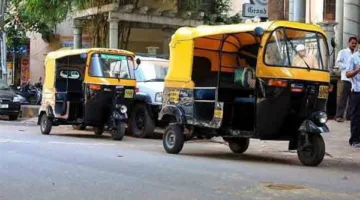 "علقة ساخنة" لسائق توكتوك حاول التحرش بصغير في الهرم
