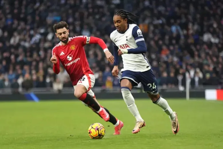 موعد نهائي الدوري الأوروبي بين مانشستر يونايتد وتوتنهام موعد نهائي الدوري الأوروبي بين مانشستر يونايتد وتوتنهام