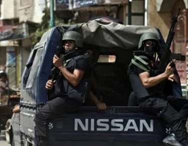 قوات الأمن بالفيوم تكثف جهودها للقبض على المتهم بالاعتداء على عامل باستخدام آلة حادة قوات الأمن بالفيوم تكثف جهودها للقبض على المتهم بالاعتداء على عامل باستخدام آلة حادة