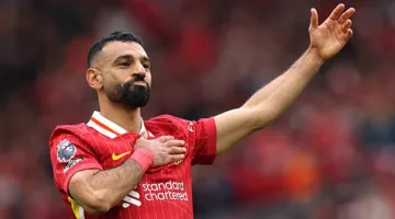 صلاح يقدم الدعم للاعب كريستال بالاس في لحظة إنسانية مؤثرة