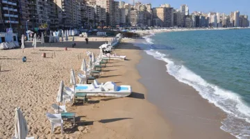 متوسط عدد الزوار في شواطئ الإسكندرية.. ورفع الراية الخضراء في المنطقة الشرقية والغربية
