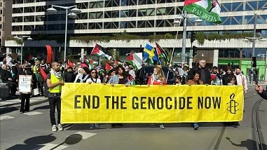 مئات من السويديين يضغطون على حكومتهم للتحرك ضد الإبادة في غزة