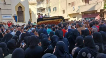 تشييع جثمان طالبة كلية العلوم جامعة الزقازيق في جنازة مهيبة بحضور زميلاتها