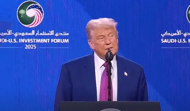 ترامب يثني على معالم الرياض وأبوظبي: شعوب المنطقة تصنع الشرق الأوسط الجديد ترامب يثني على معالم الرياض وأبوظبي: شعوب المنطقة تصنع الشرق الأوسط الجديد