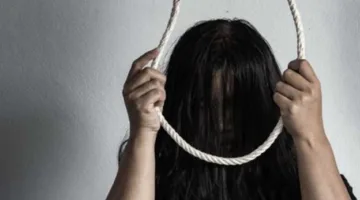 فتاة في قنا تُقدم على الانتحار شنقاً بسبب رفض أسرتها زواجها من جارها.