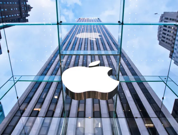 آبل تُحدّث تطبيق Move to iOS في أندرويد لتحسين نقل البيانات إلى آيفون آبل تُحدّث تطبيق Move to iOS في أندرويد لتحسين نقل البيانات إلى آيفون