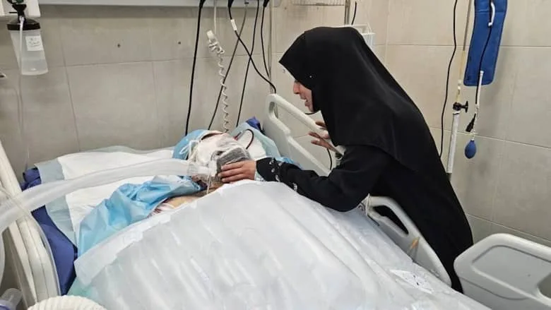 آلاء النجار: معاناة طبيبة فلسطينية فقدت تسعة من أولادها جراء القصف الإسرائيلي آلاء النجار: معاناة طبيبة فلسطينية فقدت تسعة من أولادها جراء القصف الإسرائيلي