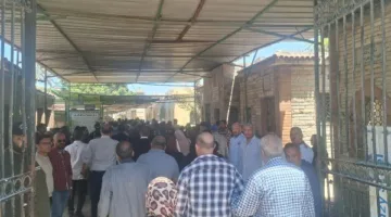 أبرز مشاهد تشييع جنازة الفنان نعيم عيسي من الإسكندرية «صور»