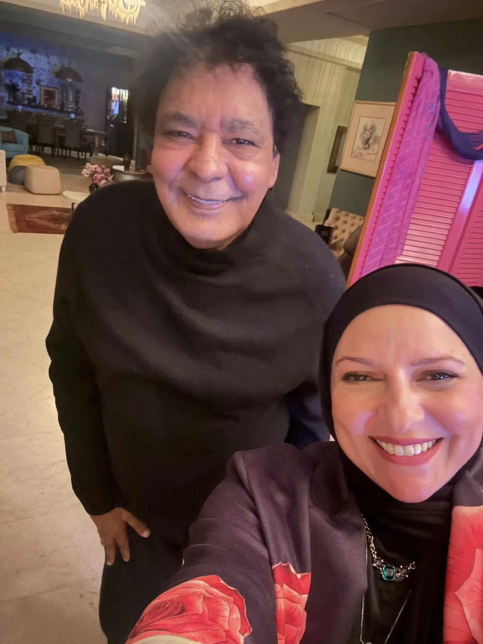 أحدث ظهور لـ«الكينج».. دعاء فاروق تكشف عن تفاصيل زيارتها لـ محمد منير أحدث ظهور لـ«الكينج».. دعاء فاروق تكشف عن تفاصيل زيارتها لـ محمد منير