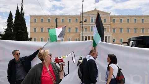 أحزاب اليسار المعارض تطالب الحكومة اليونانية بتأييد فلسطين أحزاب اليسار المعارض تطالب الحكومة اليونانية بتأييد فلسطين