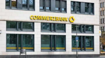 أرباح كوميز بنك ترتفع 12% إلى 834 مليون يورو في الربع الأول من 2025