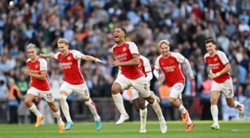 انتصار الكبار وهزيمة قاسية لبطل “يوروبا ليغ” في نهاية الدوري الإنجليزي