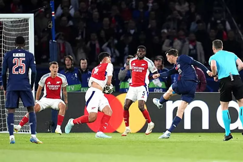 أرسنال يتوه في حديقة الأمراء.. باريس إلى نهائي دوري أبطال أوروبا (فيديو) أرسنال يتوه في حديقة الأمراء.. باريس إلى نهائي دوري أبطال أوروبا (فيديو)