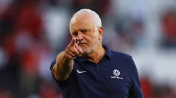 أرنولد يتواجد في بغداد لقيادة المنتخب الوطني للتدريب.