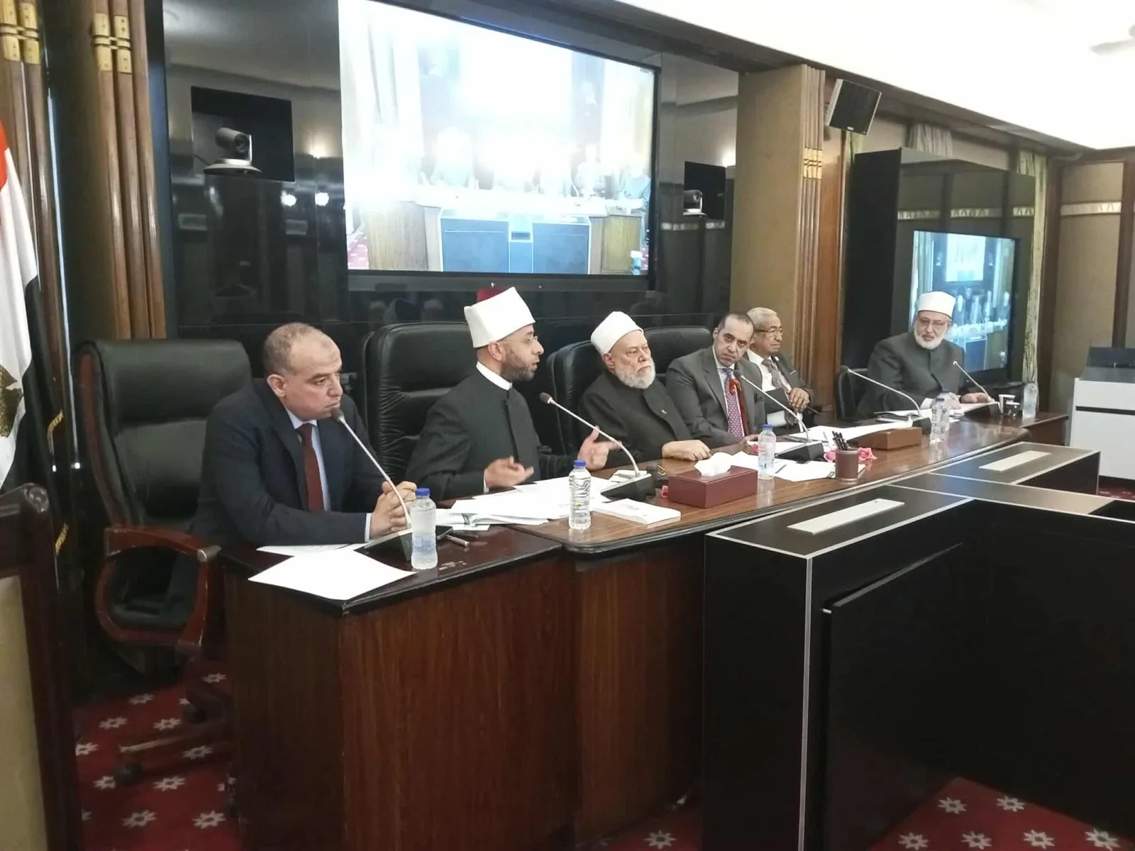أزمة رفض الأزهر لقانون تنظيم الفتوى مستمرة .. رئيس دينية النواب يرد:«البرلمان سيد قراره» أزمة رفض الأزهر لقانون تنظيم الفتوى مستمرة .. رئيس دينية النواب يرد:«البرلمان سيد قراره»