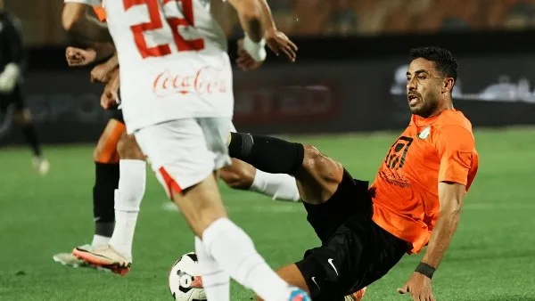 أسامة فيصل يحرز هدف التعادل في مرمي الزمالك أسامة فيصل يحرز هدف التعادل في مرمي الزمالك