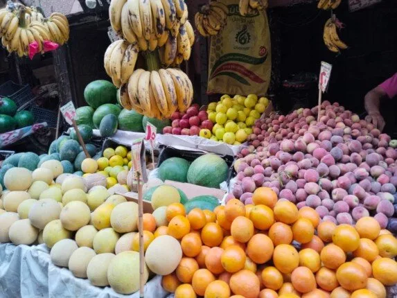 أسعار الخضار والفواكه تثير الفوضى في الأسواق.. توقعات بانخفاض يصل إلى 50%
