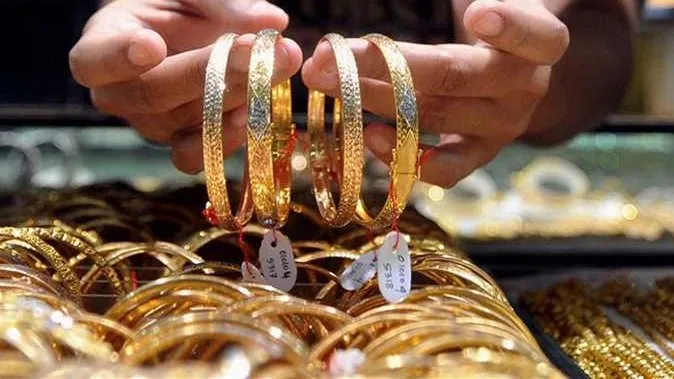 أسعار الذهب اليوم الأحد 25-5-2025 تسجل ارتفاعاً قياسياً في المعاملات الصباحية.. تحديث لحظي لعيارات 24 و21 و18 أسعار الذهب اليوم الأحد 25-5-2025 تسجل ارتفاعاً قياسياً في المعاملات الصباحية.. تحديث لحظي لعيارات 24 و21 و18