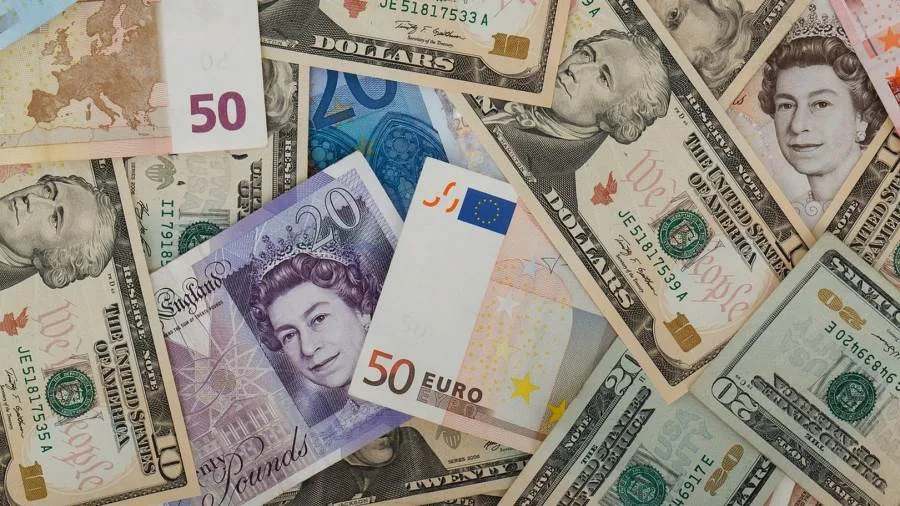 أسعار العملات اليوم الأحد: انخفاض اليورو والجنيه الإسترليني والريال السعودي أسعار العملات اليوم الأحد: انخفاض اليورو والجنيه الإسترليني والريال السعودي