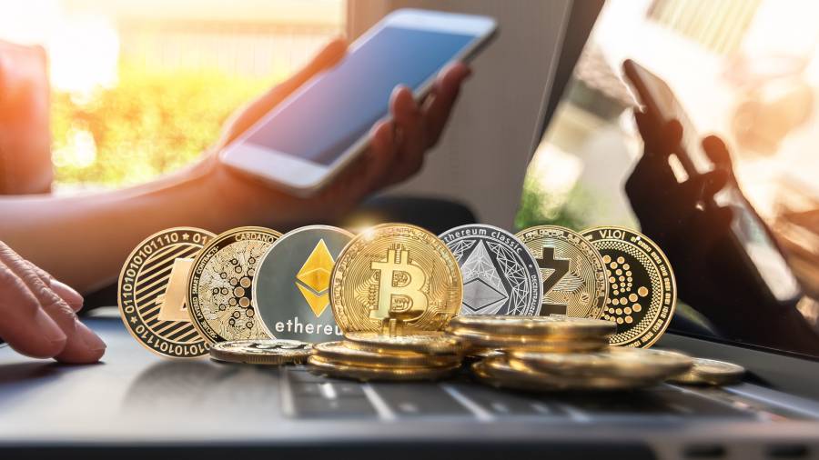 أسهم العملات المشفرة تخرج سالمة من اضطرابات السوق في أبريل أسهم العملات المشفرة تخرج سالمة من اضطرابات السوق في أبريل