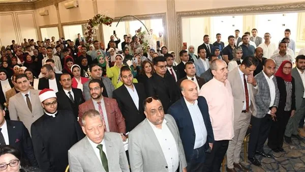 أشرف صبحي: القيادة السياسية آمنت بالشباب والمصريون يمتلكون نسيجا وطنيا قويا أشرف صبحي: القيادة السياسية آمنت بالشباب والمصريون يمتلكون نسيجا وطنيا قويا