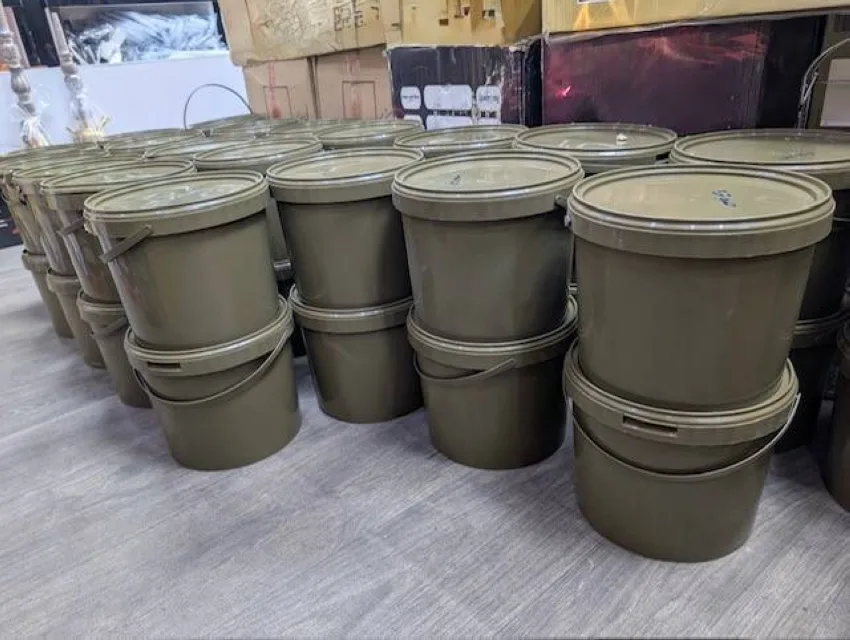 أمانة جدة تكتشف متجرًا يخزن معسلًا غير معروف المصدر خلف حائط سري في حي البلد أمانة جدة تكتشف متجرًا يخزن معسلًا غير معروف المصدر خلف حائط سري في حي البلد