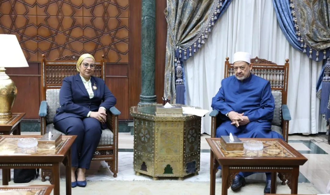 أمل عمار تلتقي بالإمام الأكبر الدكتور أحمد الطيب، شيخ الأزهر، لمناقشة تعزيز حقوق المرأة أمل عمار تلتقي بالإمام الأكبر الدكتور أحمد الطيب، شيخ الأزهر، لمناقشة تعزيز حقوق المرأة