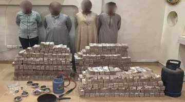 أمن أسوان يستولي على 77 مليون جنيه داخل سيارتين خاصتين