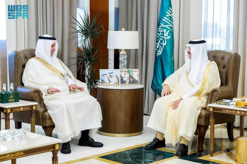 أمير الشرقية ونائبه يلتقيان بمجلس إدارة غرفة الأحساء أمير الشرقية ونائبه يلتقيان بمجلس إدارة غرفة الأحساء