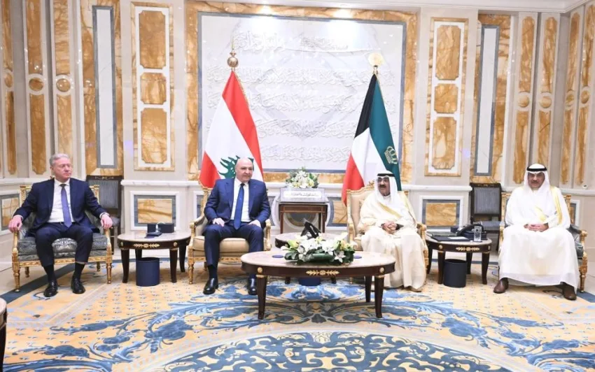 أمير الكويت ورئيس لبنان يناقشان التطورات الإقليمية والدولية. أمير الكويت ورئيس لبنان يناقشان التطورات الإقليمية والدولية.
