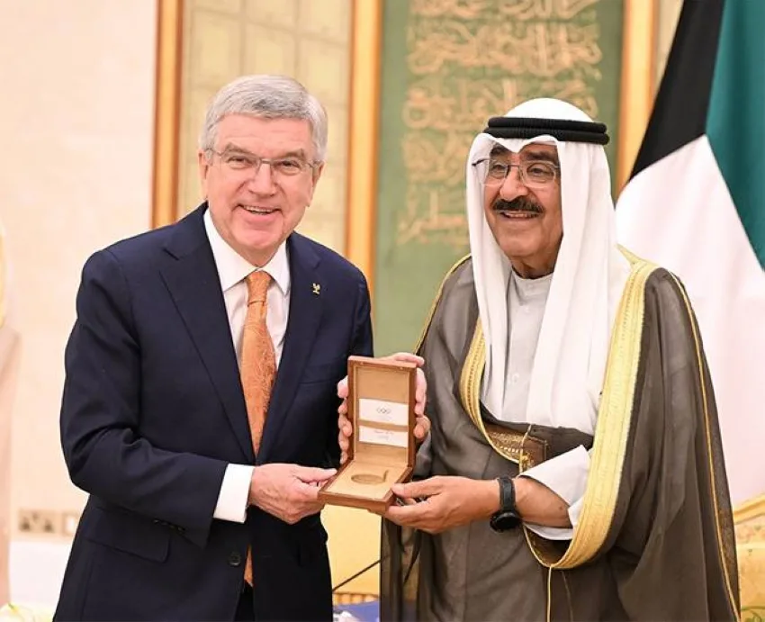 أمير الكويت يلتقي برئيس اللجنة الأولمبية الدولية واللجان الخليجية أمير الكويت يلتقي برئيس اللجنة الأولمبية الدولية واللجان الخليجية