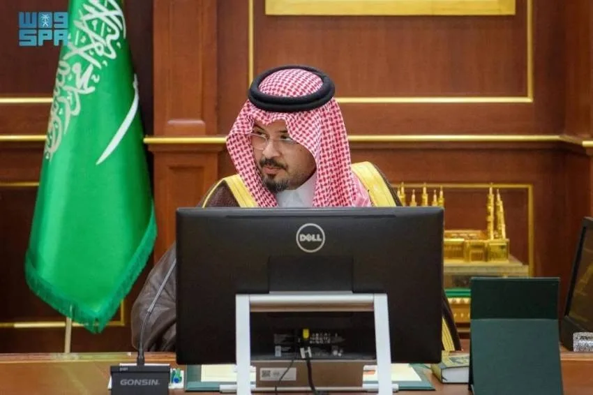 أمير المنطقة يضمن متابعة الجدول الزمني لإنجاز مشاريع المحافظة