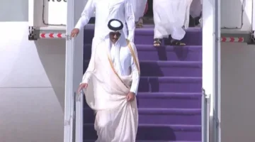 أمير قطر ومندوب سلطنة عمان يصلان الرياض لحضور القمة الخليجية الأمريكية