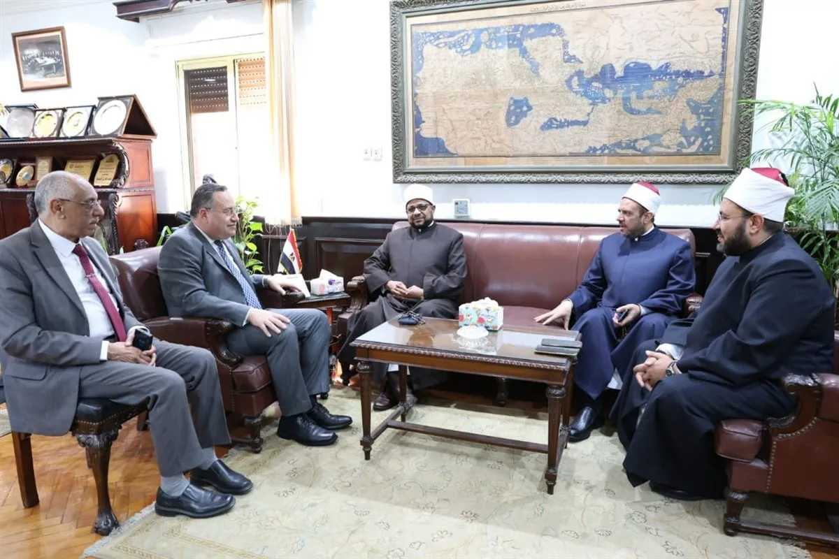 أمين البحوث الإسلامية يلتقي رئيس جامعة الإسكندرية على هامش الأسبوع الدعوي أمين البحوث الإسلامية يلتقي رئيس جامعة الإسكندرية على هامش الأسبوع الدعوي