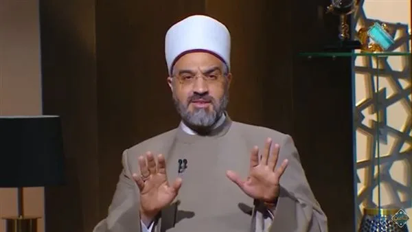 أمين الفتوى بالإفتاء يوضح أسباب "ضيق الخلق" والعصبية أمين الفتوى بالإفتاء يوضح أسباب "ضيق الخلق" والعصبية