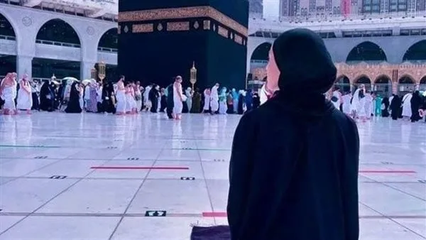 أمينة الفتوى: يجوز استخدام الكحل والشامبو الخالي من العطر في الحج.. والحناء غير محرّمة أمينة الفتوى: يجوز استخدام الكحل والشامبو الخالي من العطر في الحج.. والحناء غير محرّمة