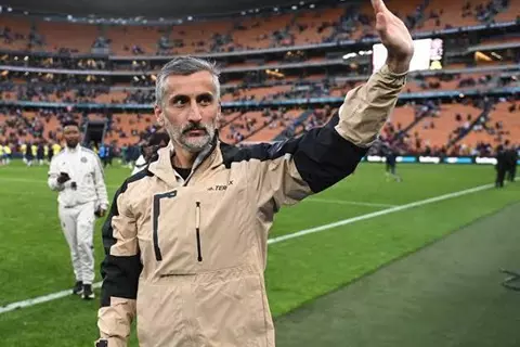 أورلاندو بايرتس يوجه كلمات مؤثرة لريفيرو قبل انتقاله المرتقب للأهلي أورلاندو بايرتس يوجه كلمات مؤثرة لريفيرو قبل انتقاله المرتقب للأهلي