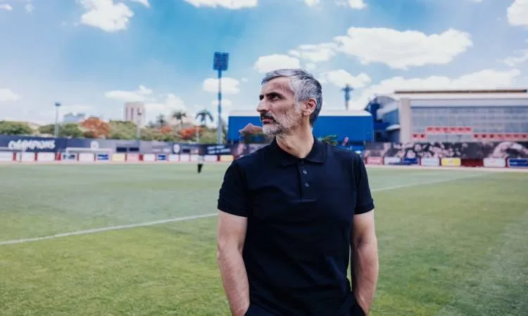 أول خطوة للمدير الفني الجديد للنادي الأهلي قبل بطولة كأس العالم للأندية أول خطوة للمدير الفني الجديد للنادي الأهلي قبل بطولة كأس العالم للأندية