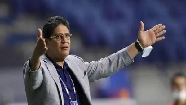 أيمن الرمادي يقود مران الزمالك استعدادا لمواجهة سيراميكا كليوباترا بالدوري أيمن الرمادي يقود مران الزمالك استعدادا لمواجهة سيراميكا كليوباترا بالدوري