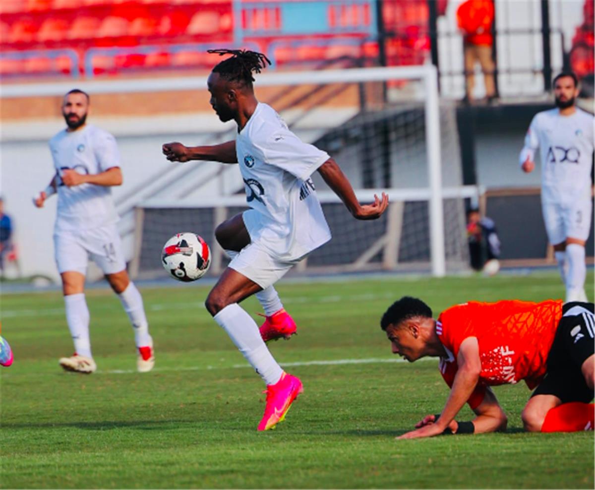إبراهيم عادل يُسجل هدف بيراميدز الأول أمام فاركو إبراهيم عادل يُسجل هدف بيراميدز الأول أمام فاركو