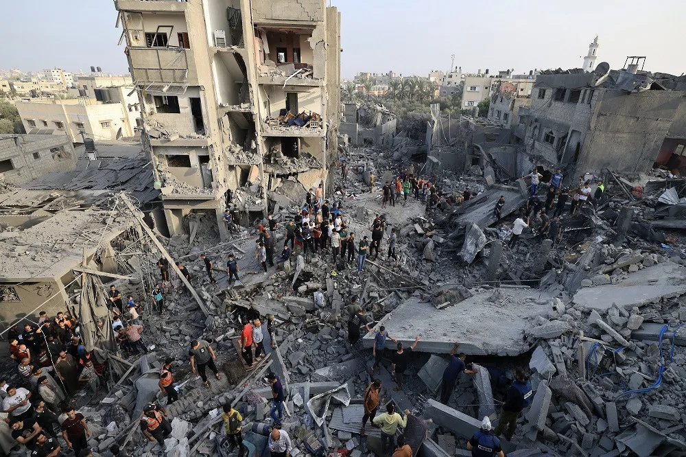 إجمالي عدد الضحايا نتيجة القصف الإسرائيلي على غزة يبلغ 53,939 شهيدًا. إجمالي عدد الضحايا نتيجة القصف الإسرائيلي على غزة يبلغ 53,939 شهيدًا.