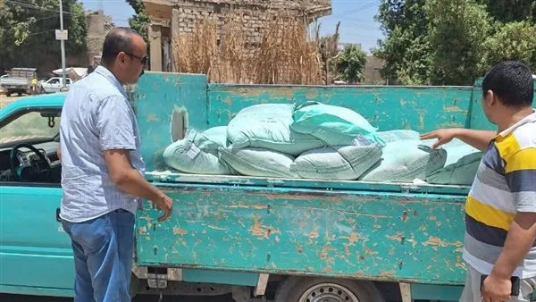 إحباط محاولة تهريب 1.7 طن دقيق بلدي مدعم قبل بيعه في السوق السوداء بقنا إحباط محاولة تهريب 1.7 طن دقيق بلدي مدعم قبل بيعه في السوق السوداء بقنا