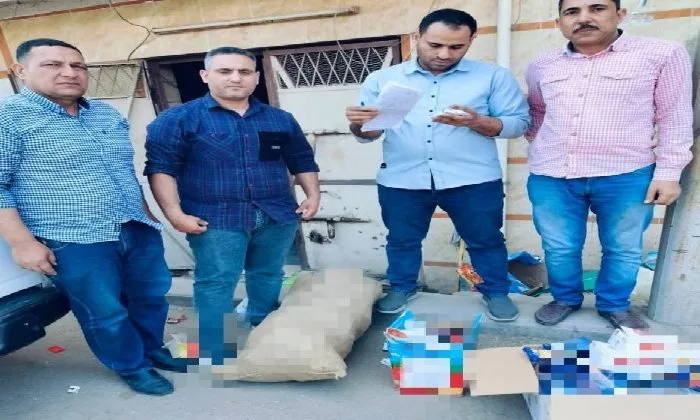 إحباط محاولة تهريب طن من السمن غير المعروف مصدره و640 عبوة من المواد الغذائية منتهية الصلاحية في دمنهور إحباط محاولة تهريب طن من السمن غير المعروف مصدره و640 عبوة من المواد الغذائية منتهية الصلاحية في دمنهور