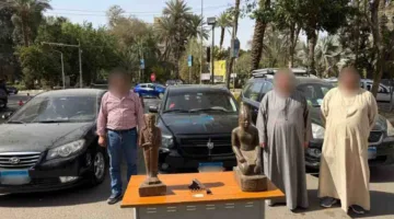 إحباط محاولة شخصين النصب على أحد الأشخاص ببيع تمثالين من الجرانيت عقب إيهامه أنها قطع أثرية بالقاهرة