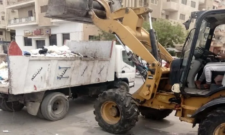إزالة 7011 طنًا من النفايات وصيانة إضاءة الشوارع في مراكز ومدن الإسماعيلية إزالة 7011 طنًا من النفايات وصيانة إضاءة الشوارع في مراكز ومدن الإسماعيلية