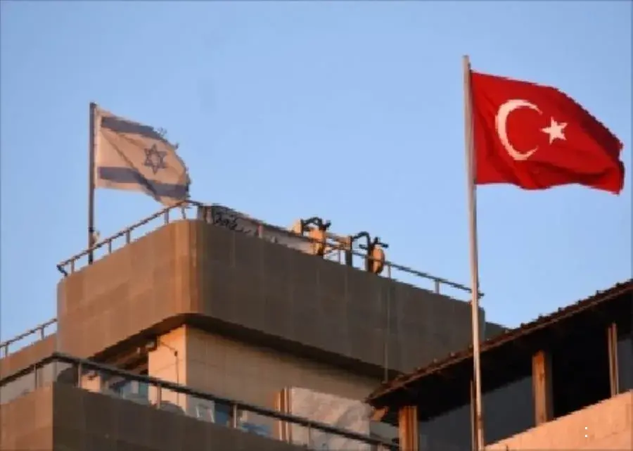 إسطنبول: إطلاق نار قرب القنصلية الإسرائيلية واعتقال شخص هتف ضد تل أبيب إسطنبول: إطلاق نار قرب القنصلية الإسرائيلية واعتقال شخص هتف ضد تل أبيب
