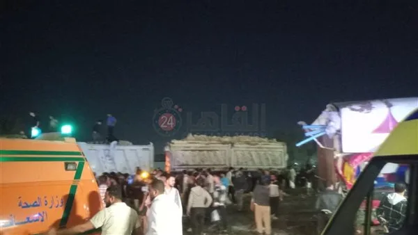 إصابة 11 شخصًا في تصادم سيارة نقل بعدد من السيارات الملاكي أعلى الطريق الدائري باتجاه السلام إصابة 11 شخصًا في تصادم سيارة نقل بعدد من السيارات الملاكي أعلى الطريق الدائري باتجاه السلام