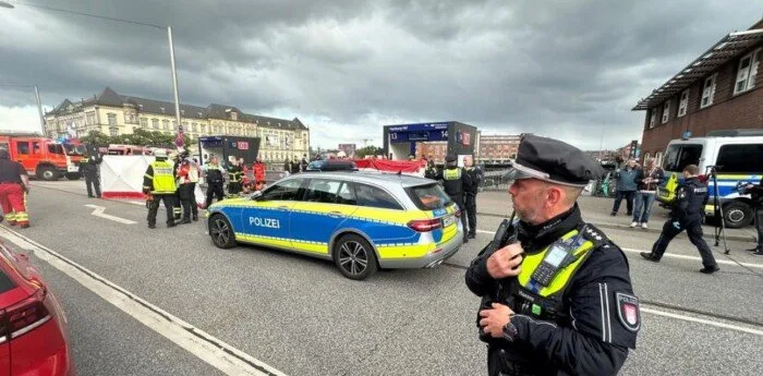 إصابة 18 فردًا في حادث طعن في محطة قطارات هامبورج إصابة 18 فردًا في حادث طعن في محطة قطارات هامبورج